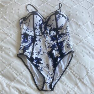 Women’s One-Piece Swimsuit - XL - Underwire Support